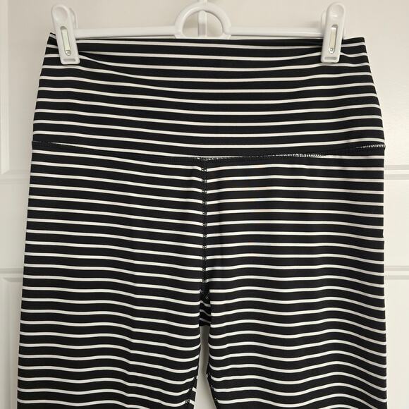 Women's Scorpio Sol Black & White High Waisted Athletic Leggings - Size Medium - Picture 3 of 10